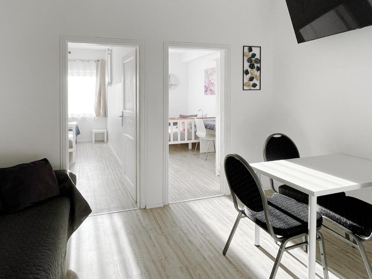 Schwanenburg Apartments Kolonie Rontgental Exterior photo